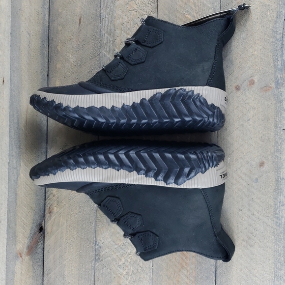 SOREL Out N About Plus Black Waterproof Duck Boots - Picture 7 of 10